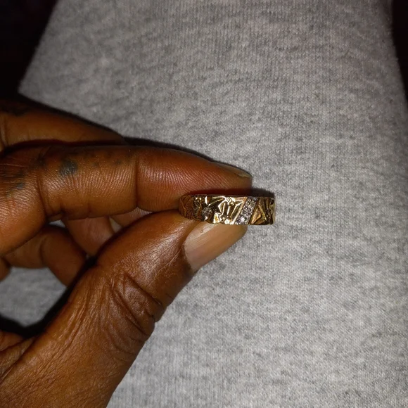 Jewelry - Picture 3 of 3